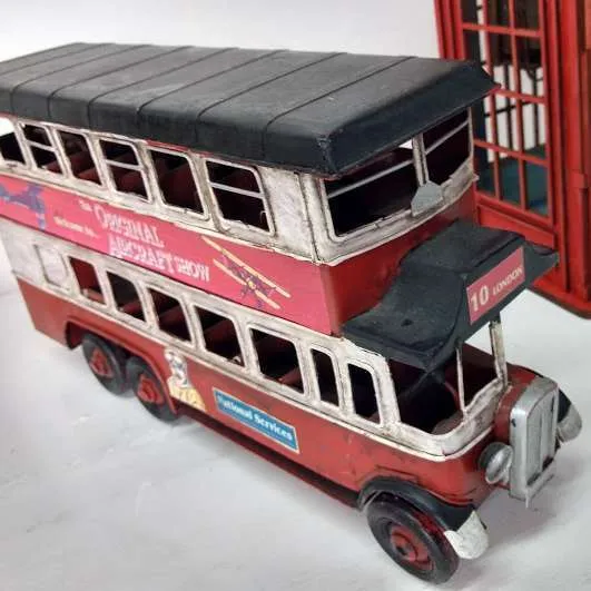 BUS INGLES  CHAPA ANTIQUE- 30CM  X 10CM  X 18 CM ALT