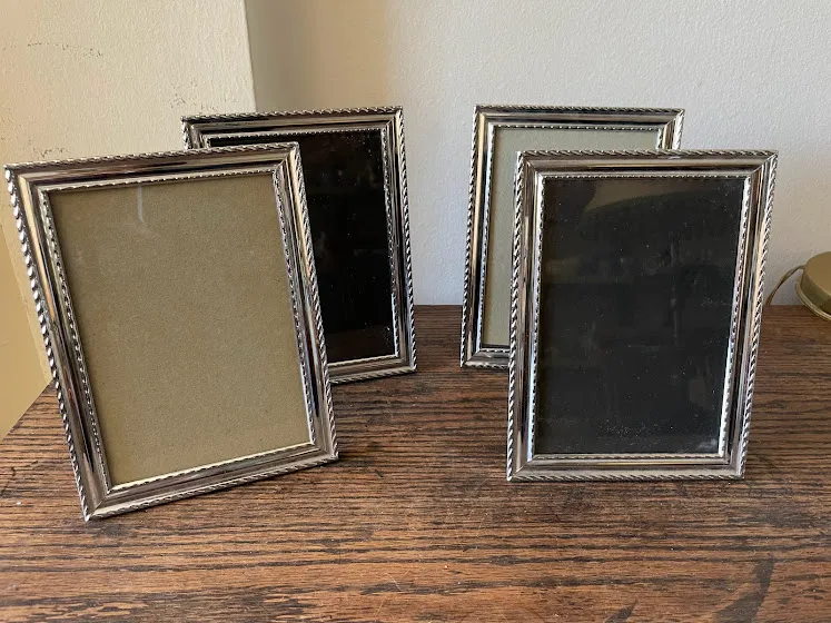 PORTA RETRATO PLATEADO 13 X 18 CM