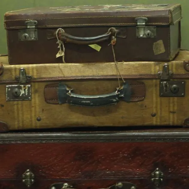 VALIJAS ANTIGUAS VARIAS