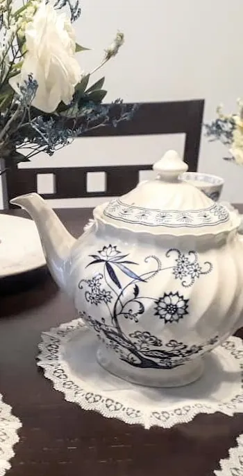 TETERA  INGLESA JHONSON BROS BLUE & WHITE