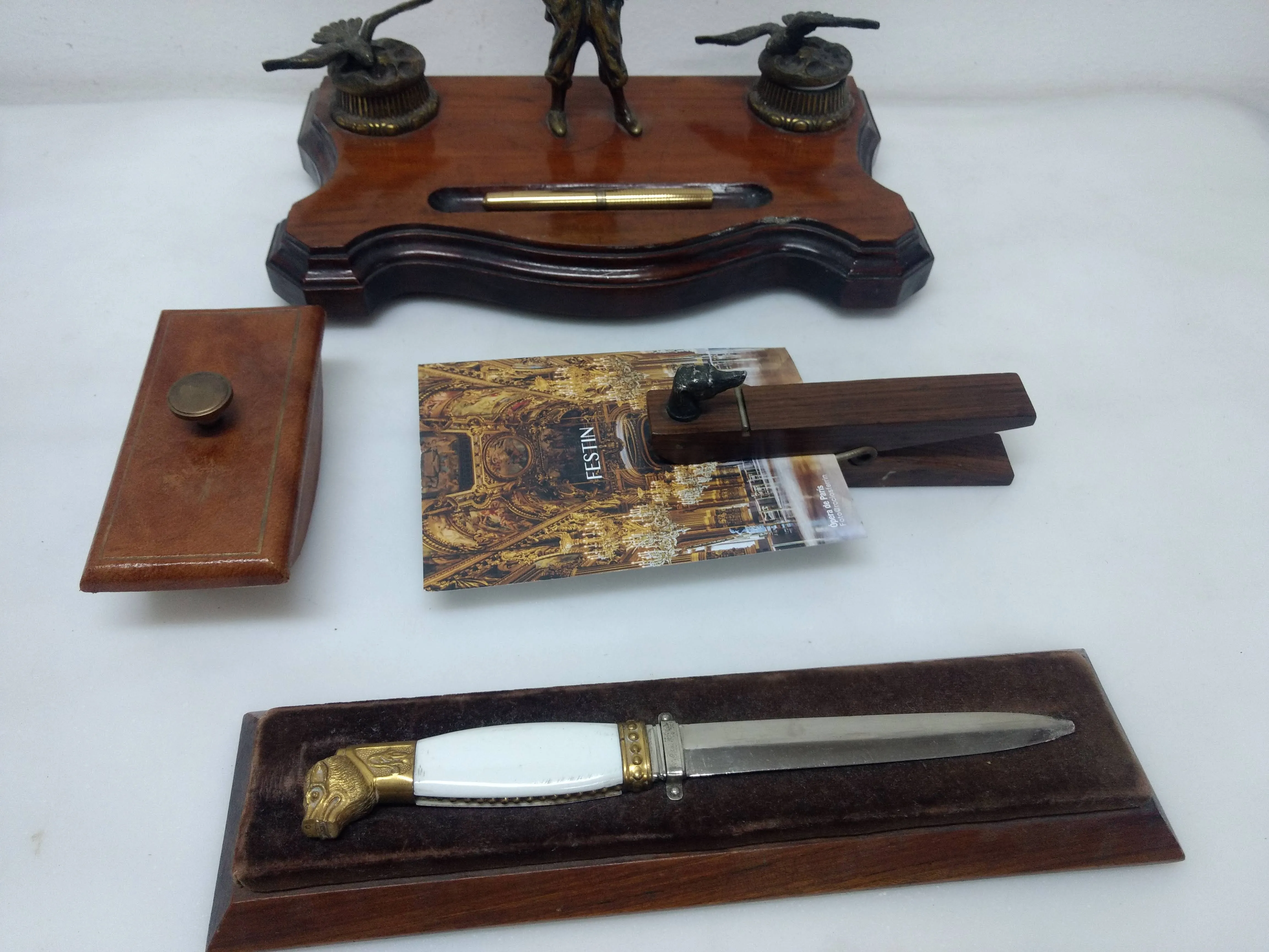 SECANTE DE ESCRITORIO CUERO SUELA  