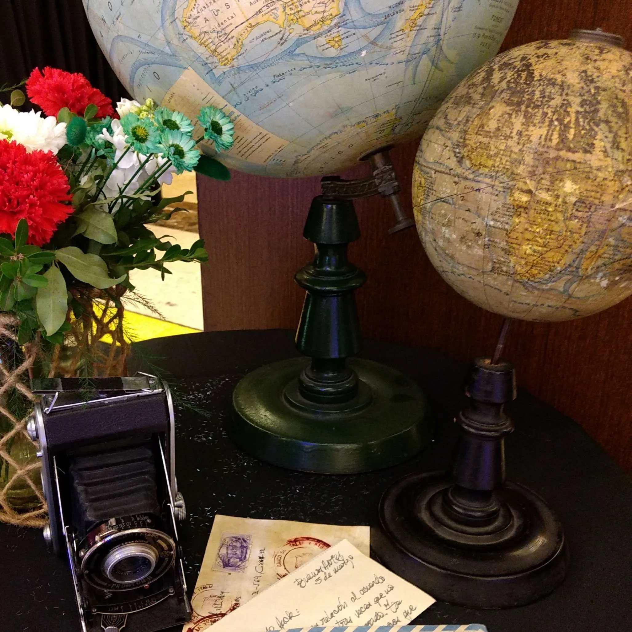 GLOBO TERRAQUEO  CHICO BASE  ROBLE OSCURO  35 CM ALT