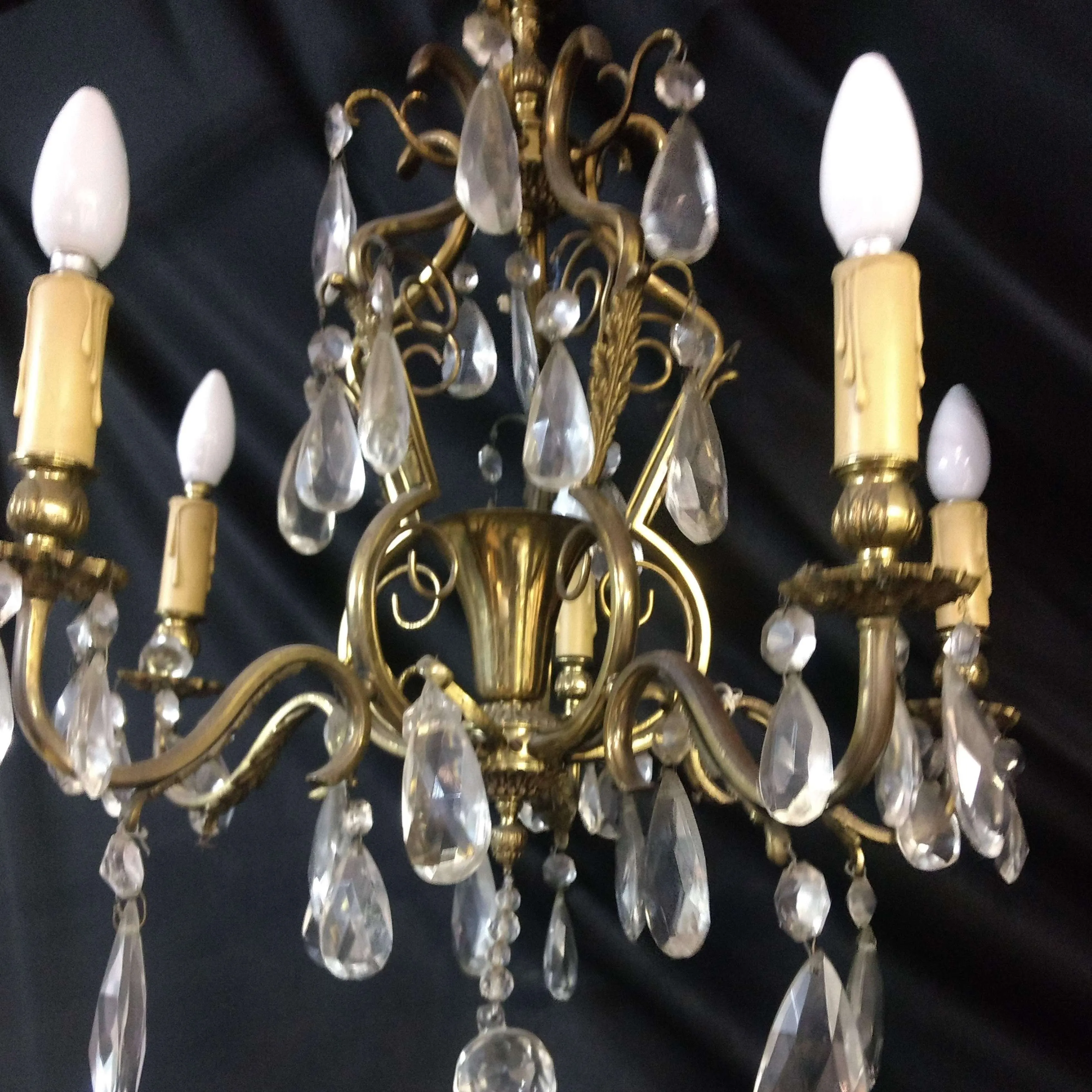  ARAÑA DE BRONCE Y CAIRELES -6 LUCES