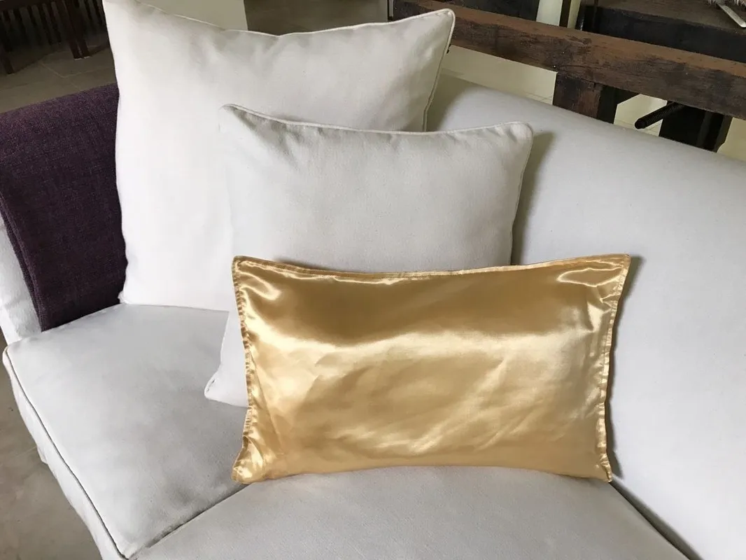 ALMOHADON SATEN ORO RECTANGULAR 50X30 (SOS)