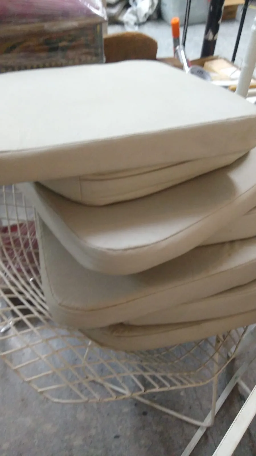 ALMOHADON CUERINA SILLON DE JARDIN "TRAPECIO"  43 X 43 X 38 BASE MENOR