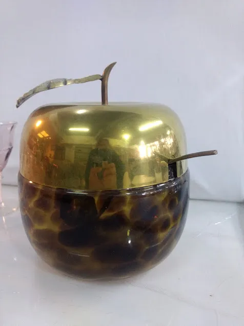 PONCHERA MANZANA CRISTAL CARAMELO CON TAPA  BRONCE 20 X 20 CM 