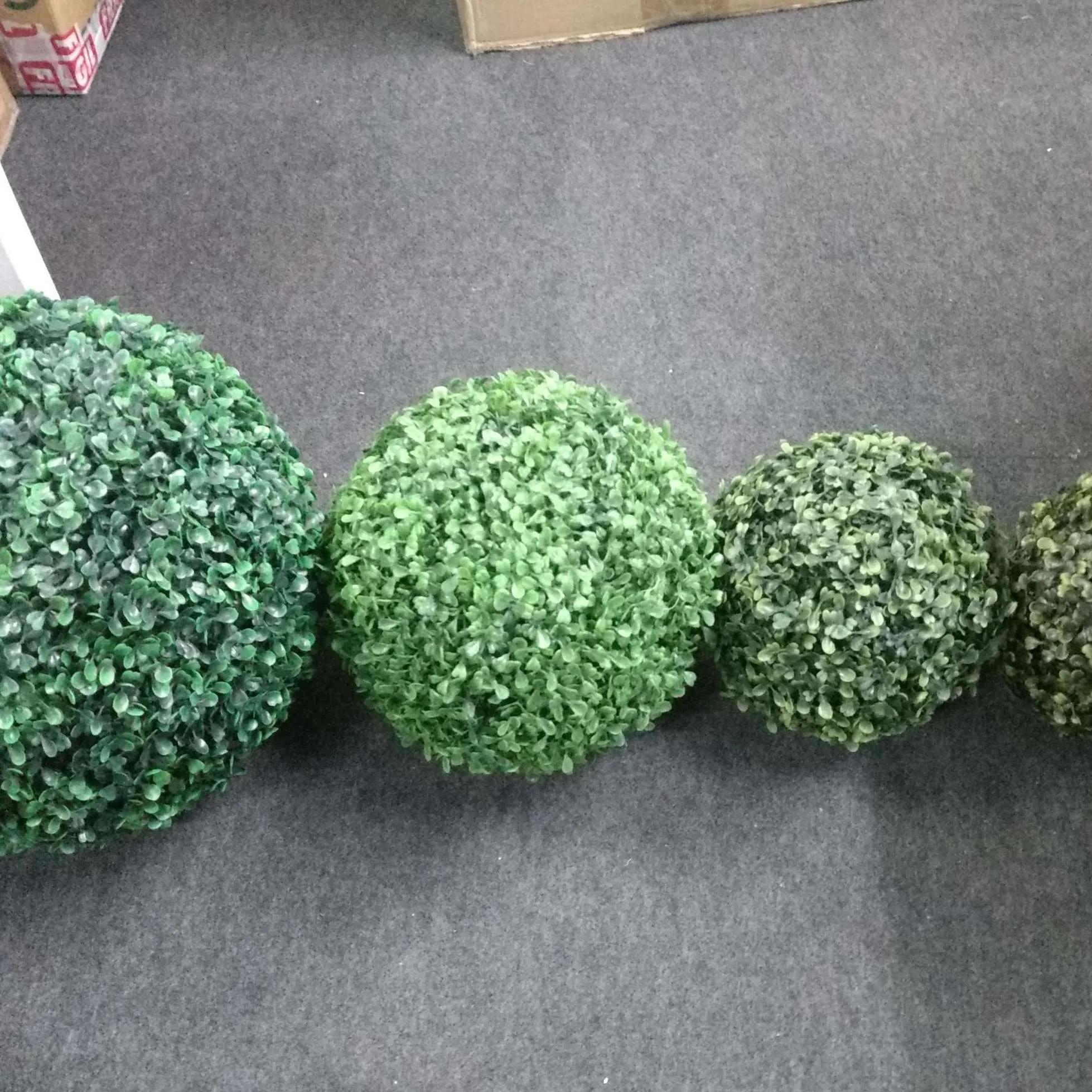 ESFERA VERDE GRANDE diam  20/ 30 cm