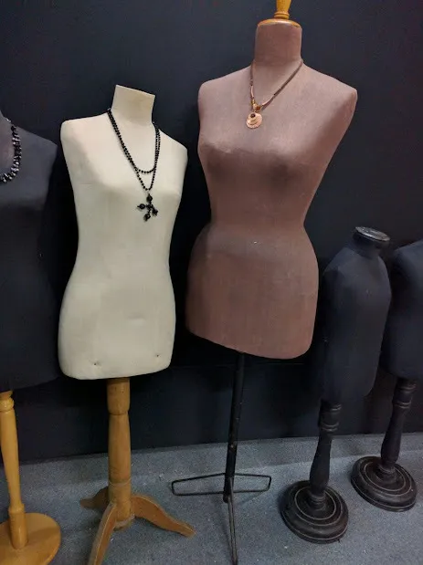 MANIQUI  FEMENINO MARRON PIE DE HIERRO