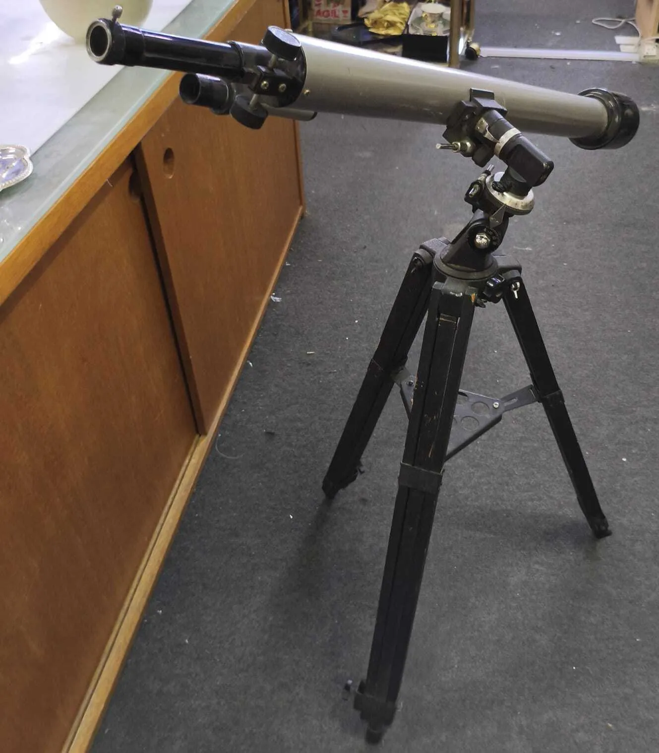 TELESCOPIO PLATEADO BASE NEGRA "JASON"