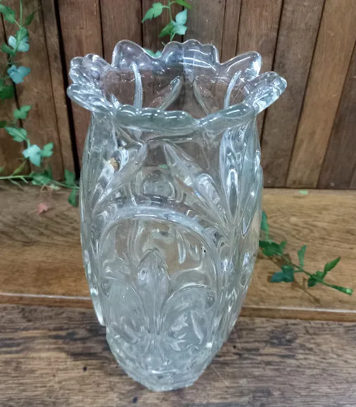 FLORERO  CRISTAL ANTIGUO  FLOR DE LIS  "FCA3" 10 X 26  cm alto