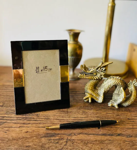 PORTA RETRATO NEGRO Y ORO 11 X 15 CM - PR11