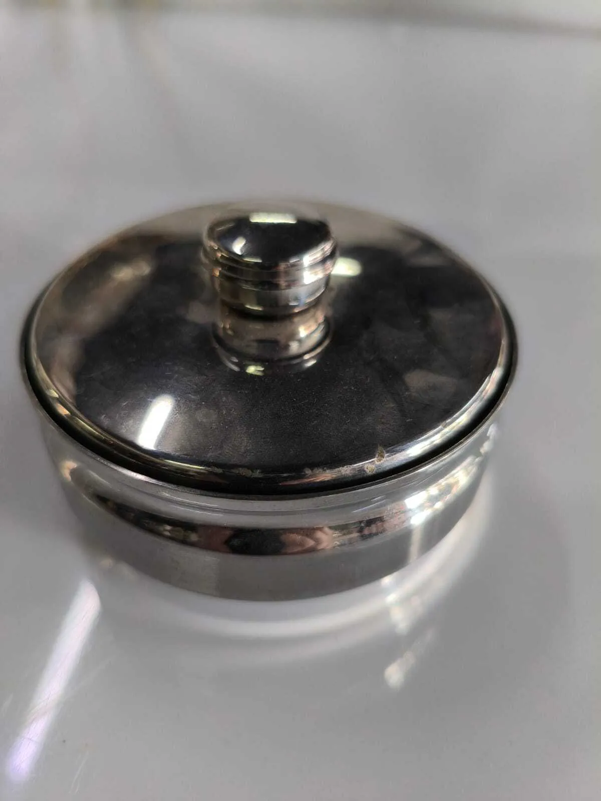 AZUCARRERA DE HACERO INOXIDABLE CON TAPA -Med:8 x 4cm