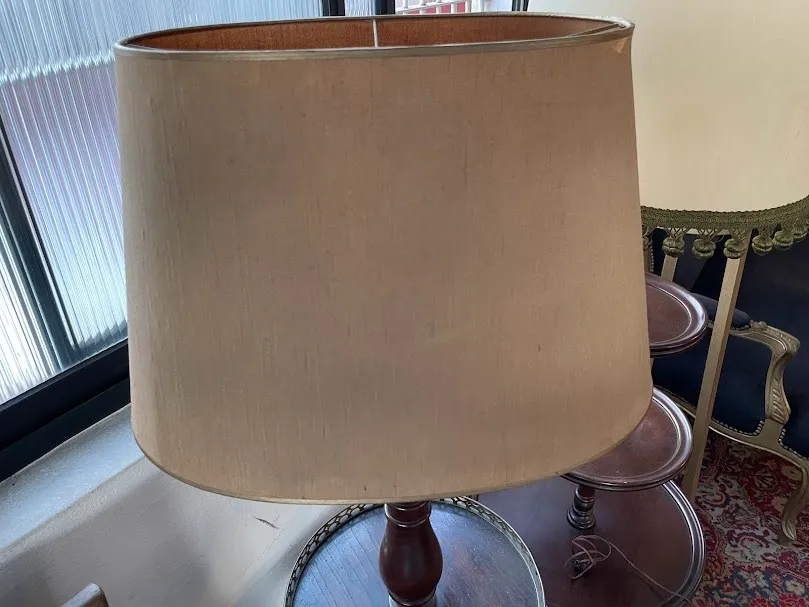 PANTALLA OVAL DE RAFIA BEIGE - "POB"