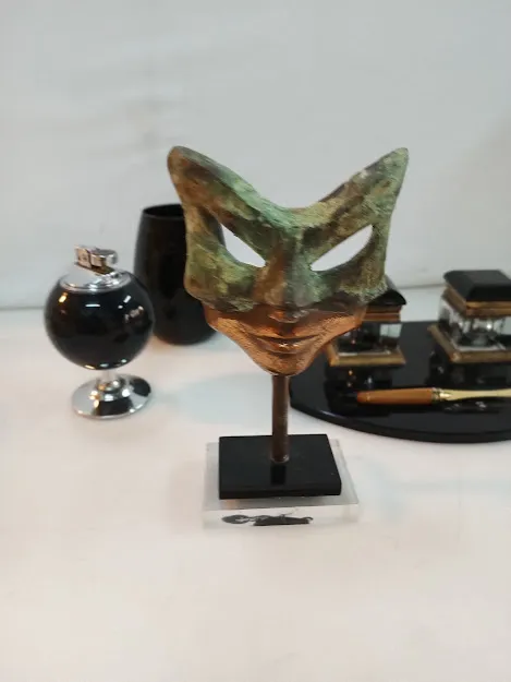 MASCARA  ADORNO CON PIE MURANO NEGRO