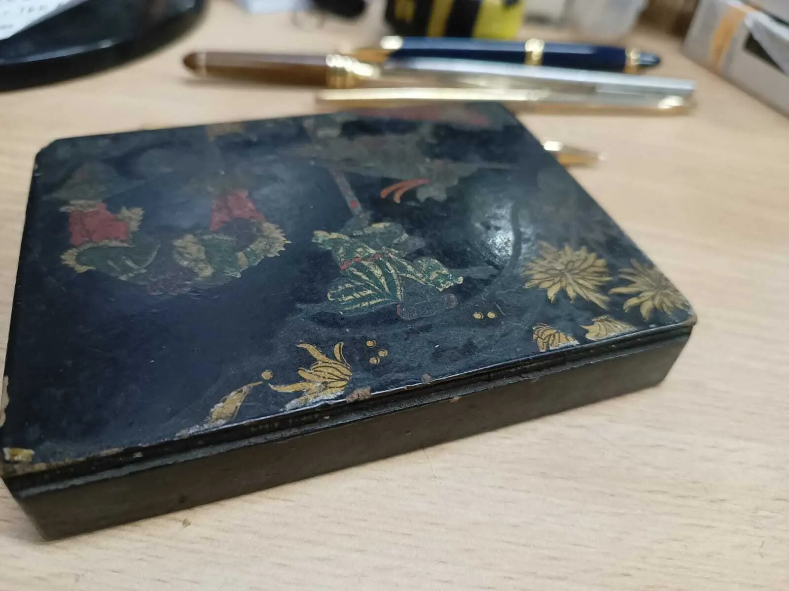 CAJA CHICA LACA NEGRA CON ESTAMPA CL1