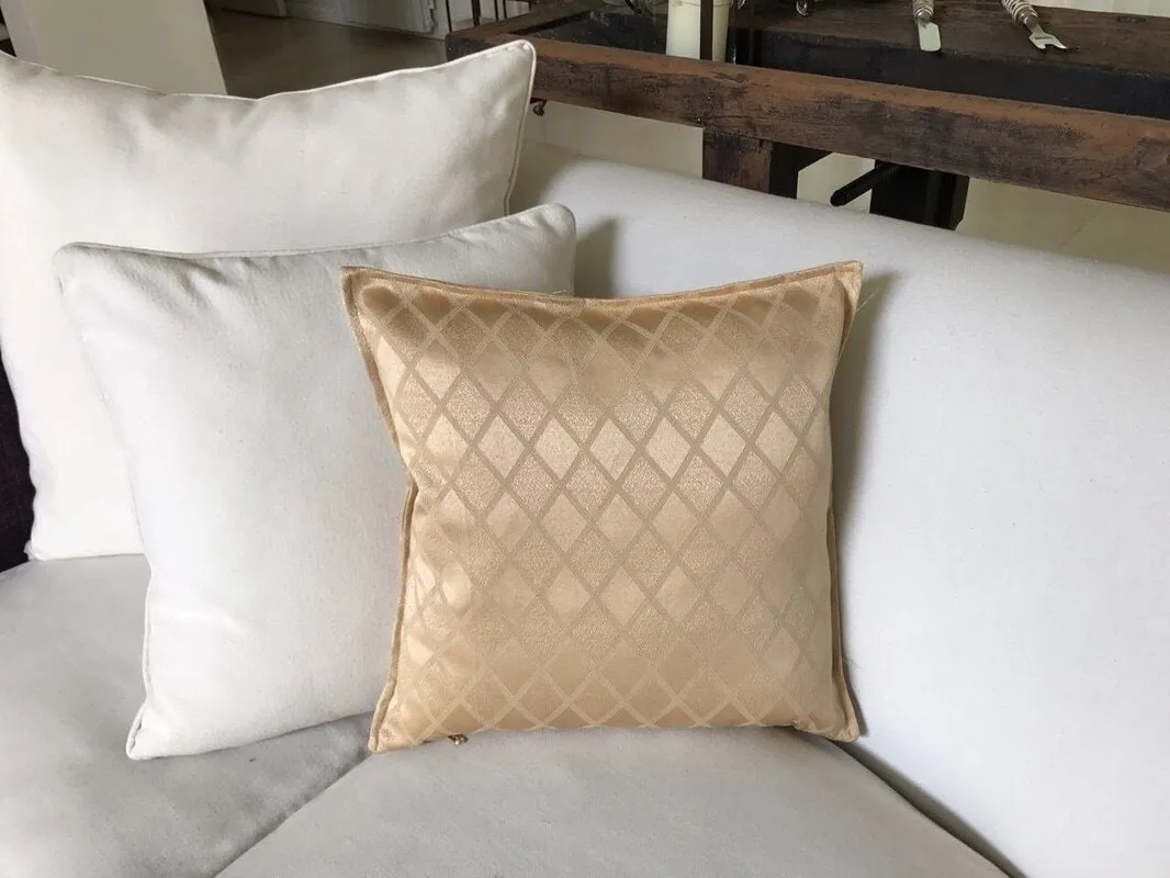 ALMOHADON  SATEN ROMBOS ARENA 40x40 (RAC)