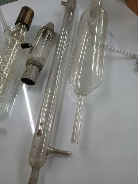 DESTILADOR DE LABORATORIO VARIOS