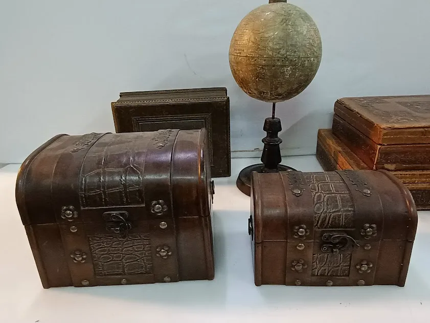 BAULITO CUERO Y CROCCO GRANDE 21 X 17 X 17 ALT.