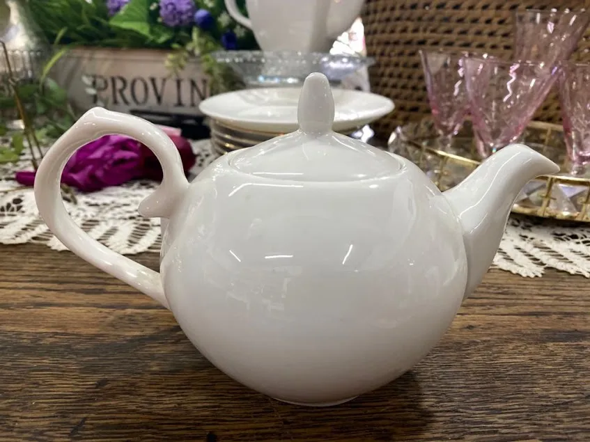 TETERA  CHICA  PORCELANA BLANCA 500 ML.