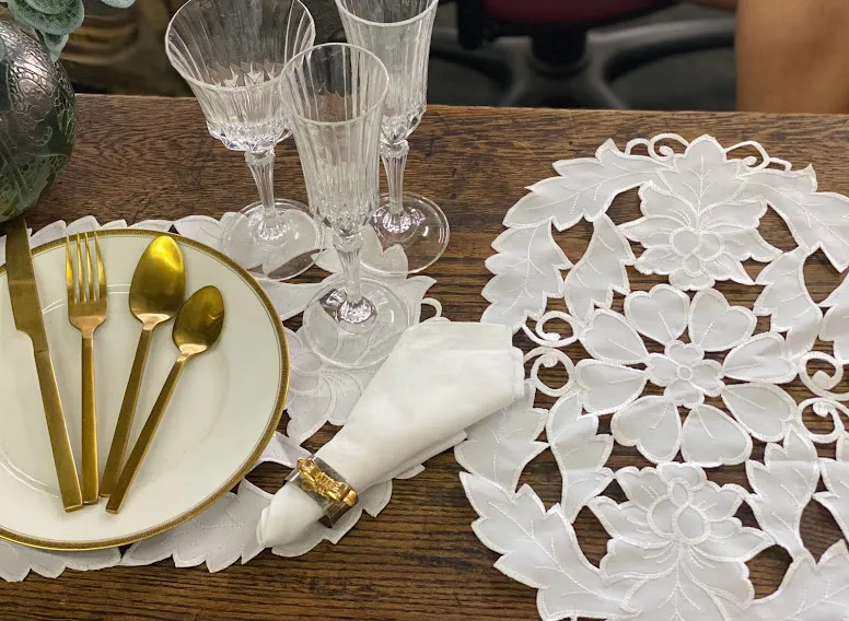  INDIVIDUAL OVAL CALADO BLANCO  43 x27 cm