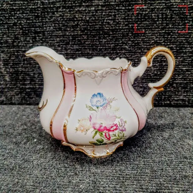 LECHERA ANTIGUA MARIA A. "RAYAS ROSAS" 