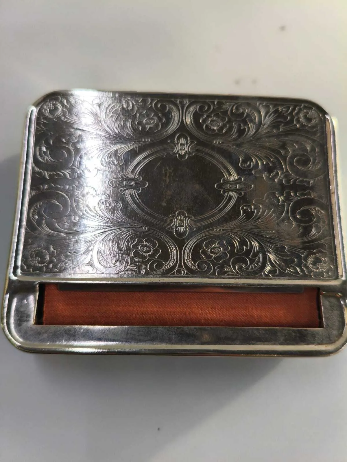 CAJA CIGARRERA PLATA FILIGRANADA "CCPF" 10X 8 CM  