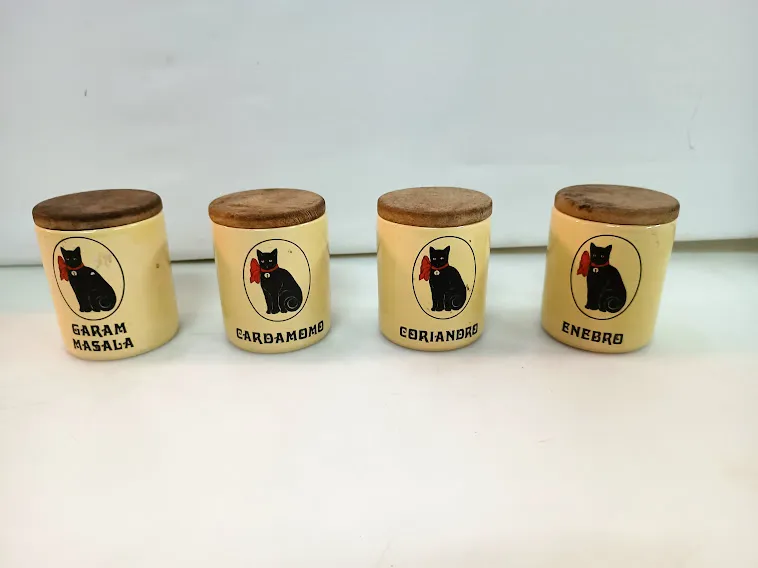 ESPECIEROS DE CERAMICA GATO NEGRO 4 PIEZAS 