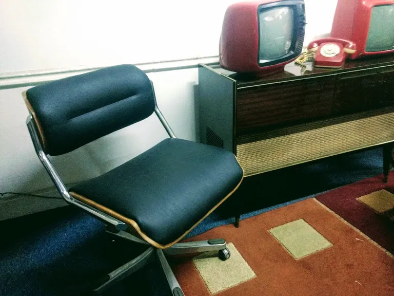 SILLON RETRO "JANSON" GIRATORIO CUERO Y MADERA