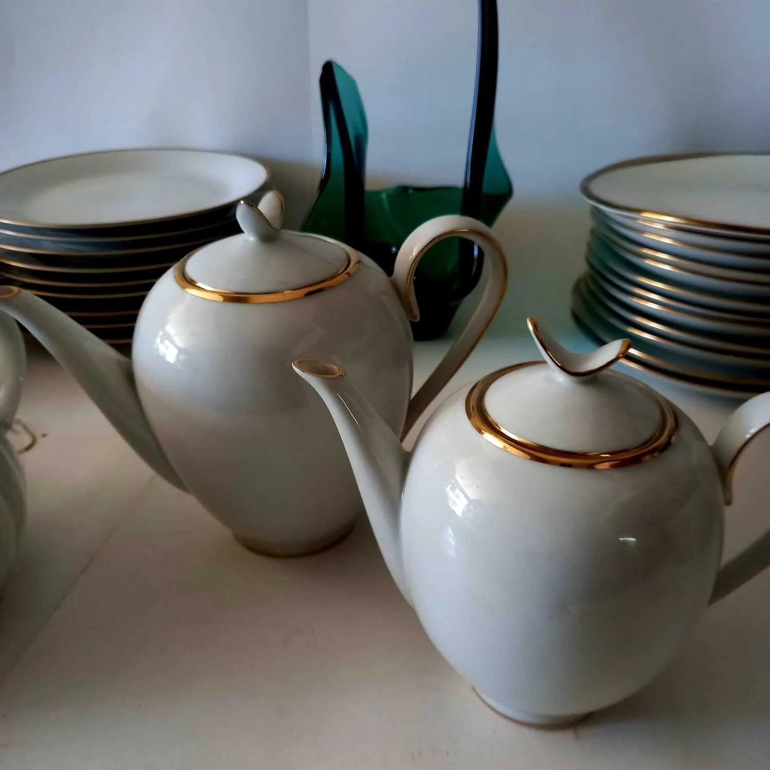 CAFETERA TSUJI PORCELANA CON BORDE ORO