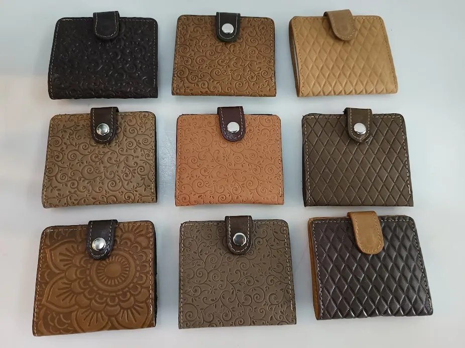BILLETERA DE CUERO MODELOS VARIOS