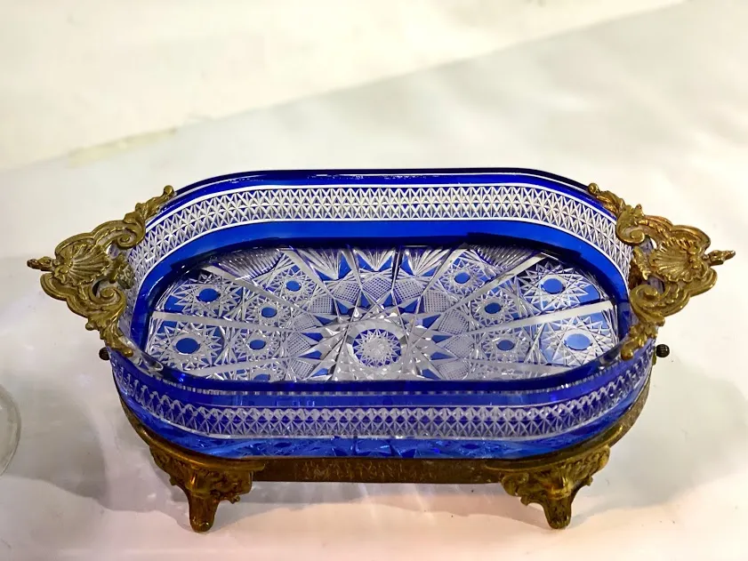 TARJETERO EN CRISTAL AZUL CON MONTURA DE BRONCE 29 13 X 8 CM