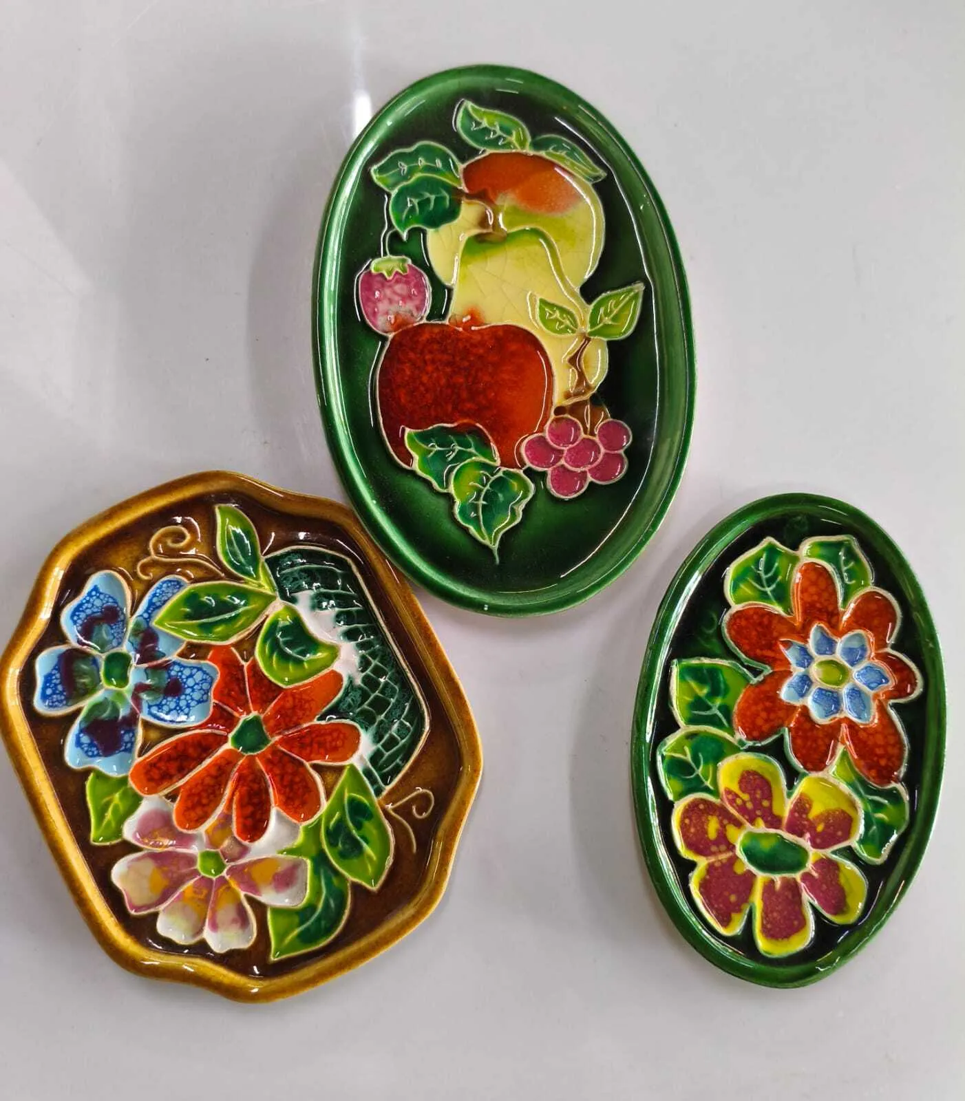 CUADROS OVALES DE CERAMICA ESMALTADA 21 X 14 CM