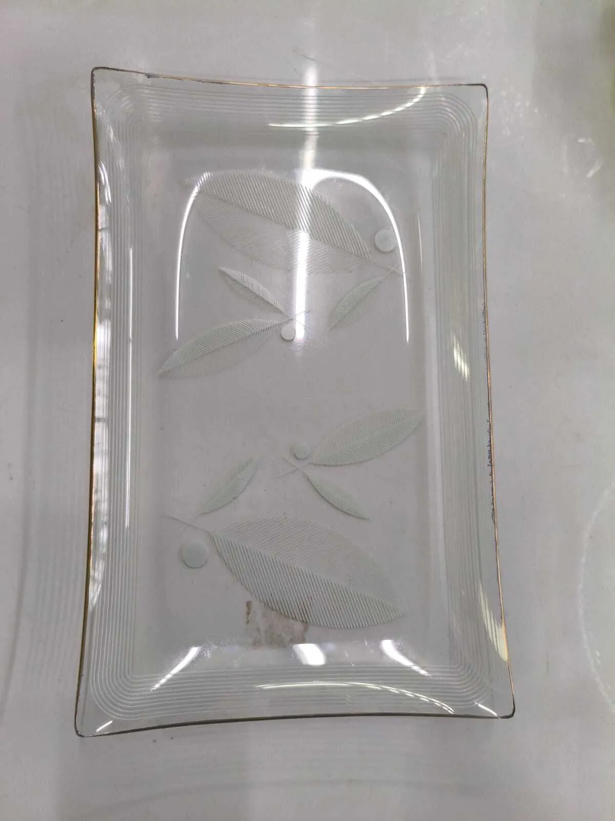 BANDEJA DE CRISTAL BORDE ORO "HOJAS" : Med 30X 20