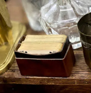 JUEGO DE NAIPES CON CAJA CUERO