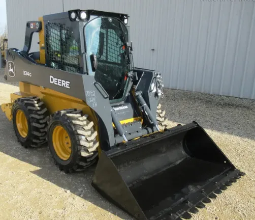 John Deere 324P Skid Steer