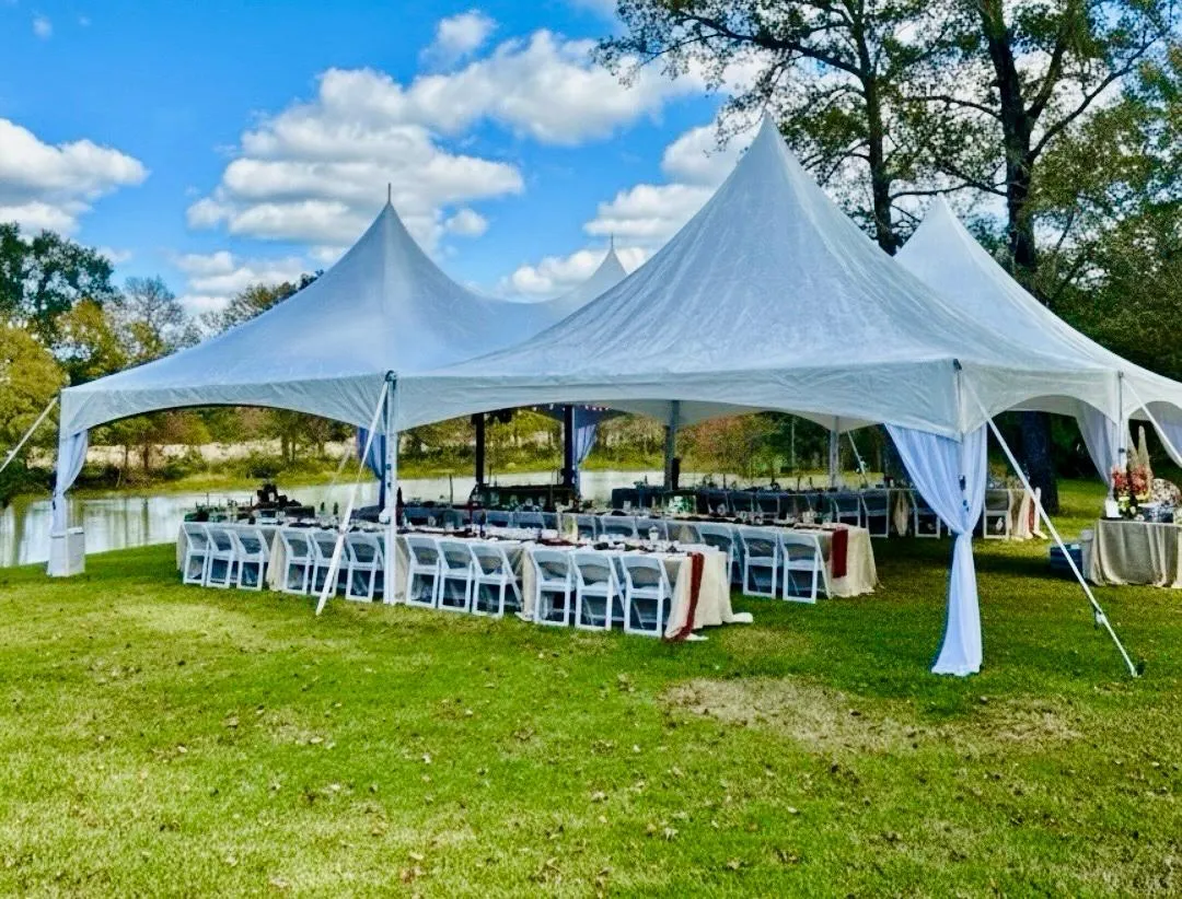 Luxury 20x20 High Peak Package  – 40 Guests