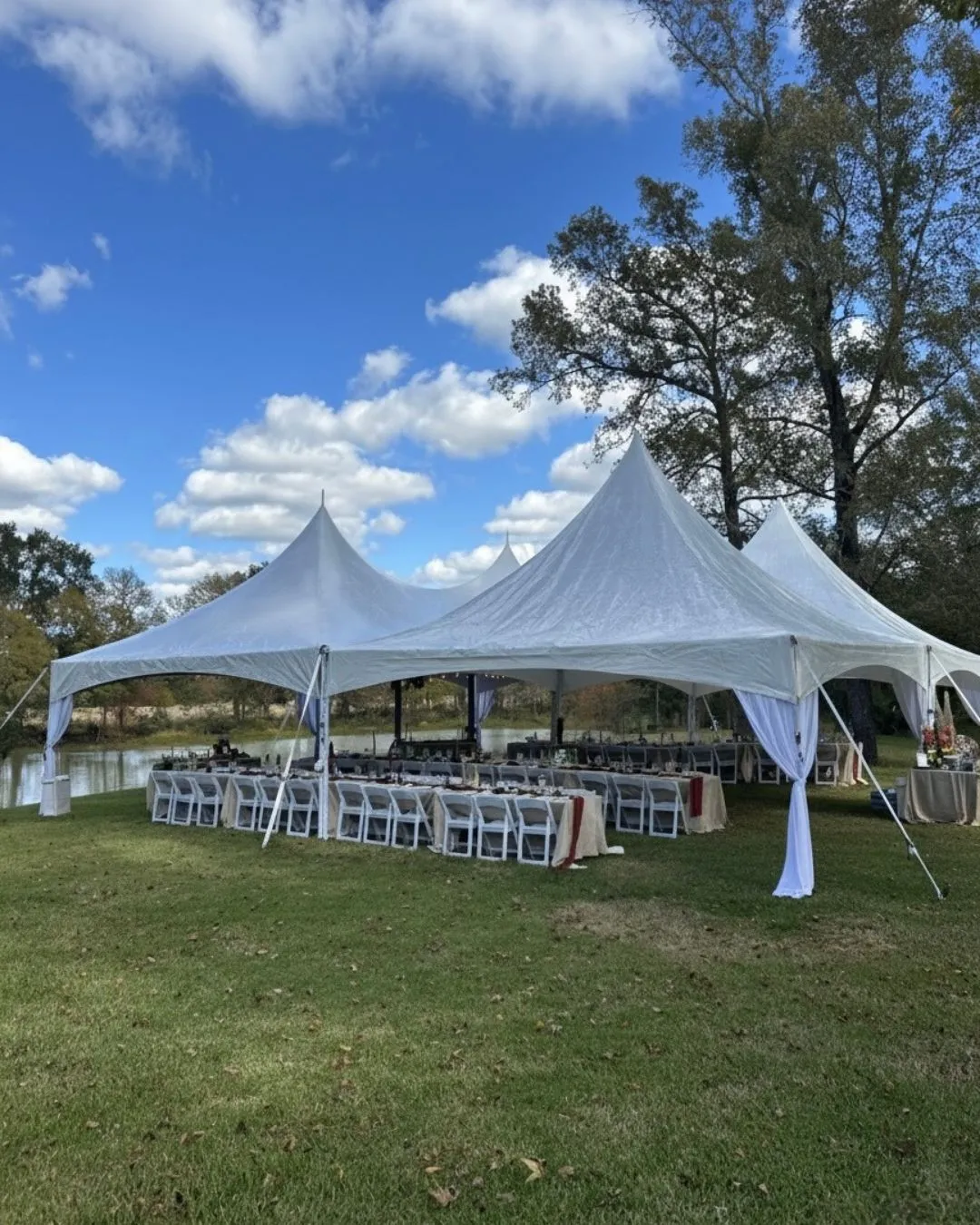 40×40 High Peak Tent Package with Two Chandeliers – 72 to 96 Guests