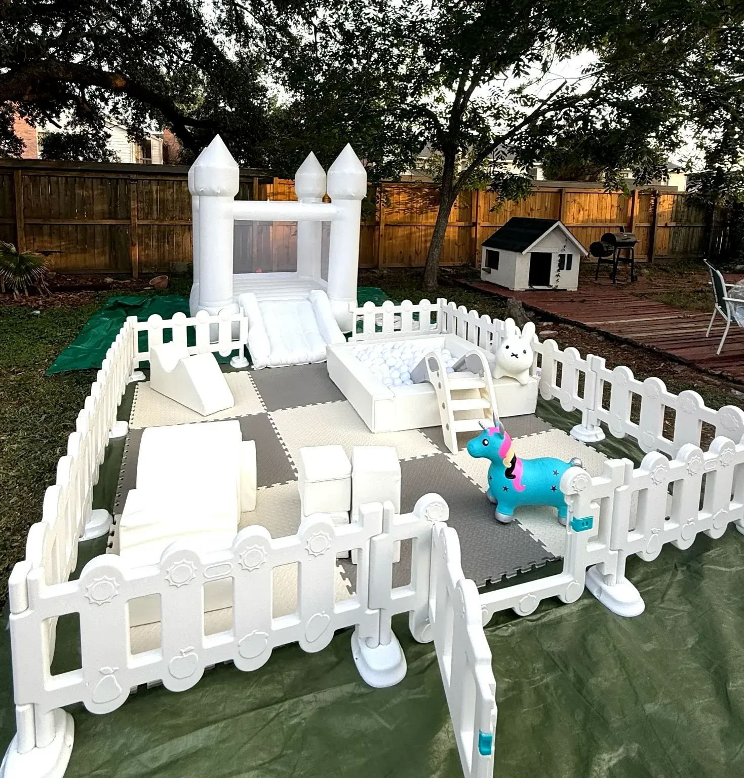 Soft play with bounce house