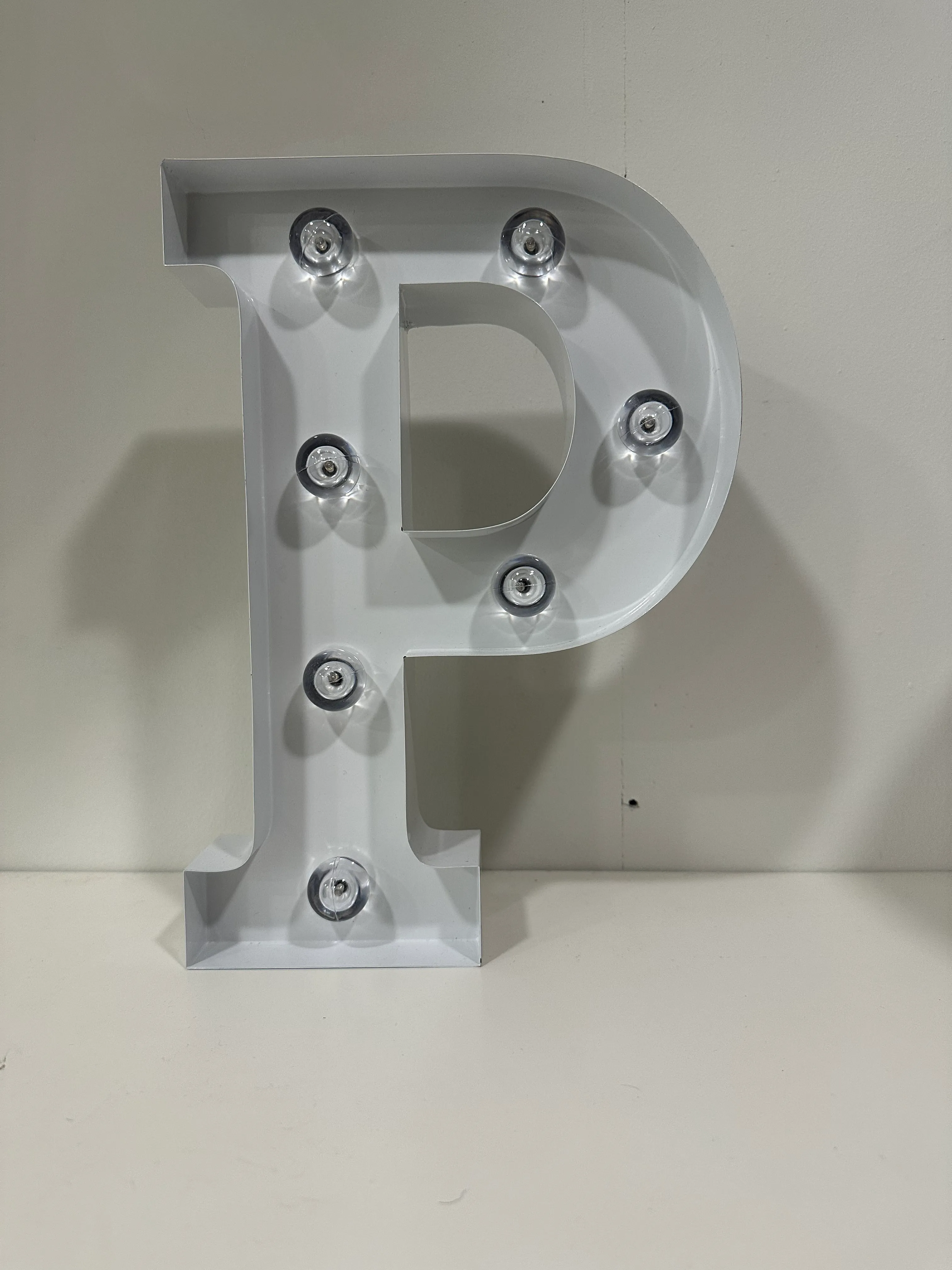 Valokirjaimia 30 cm