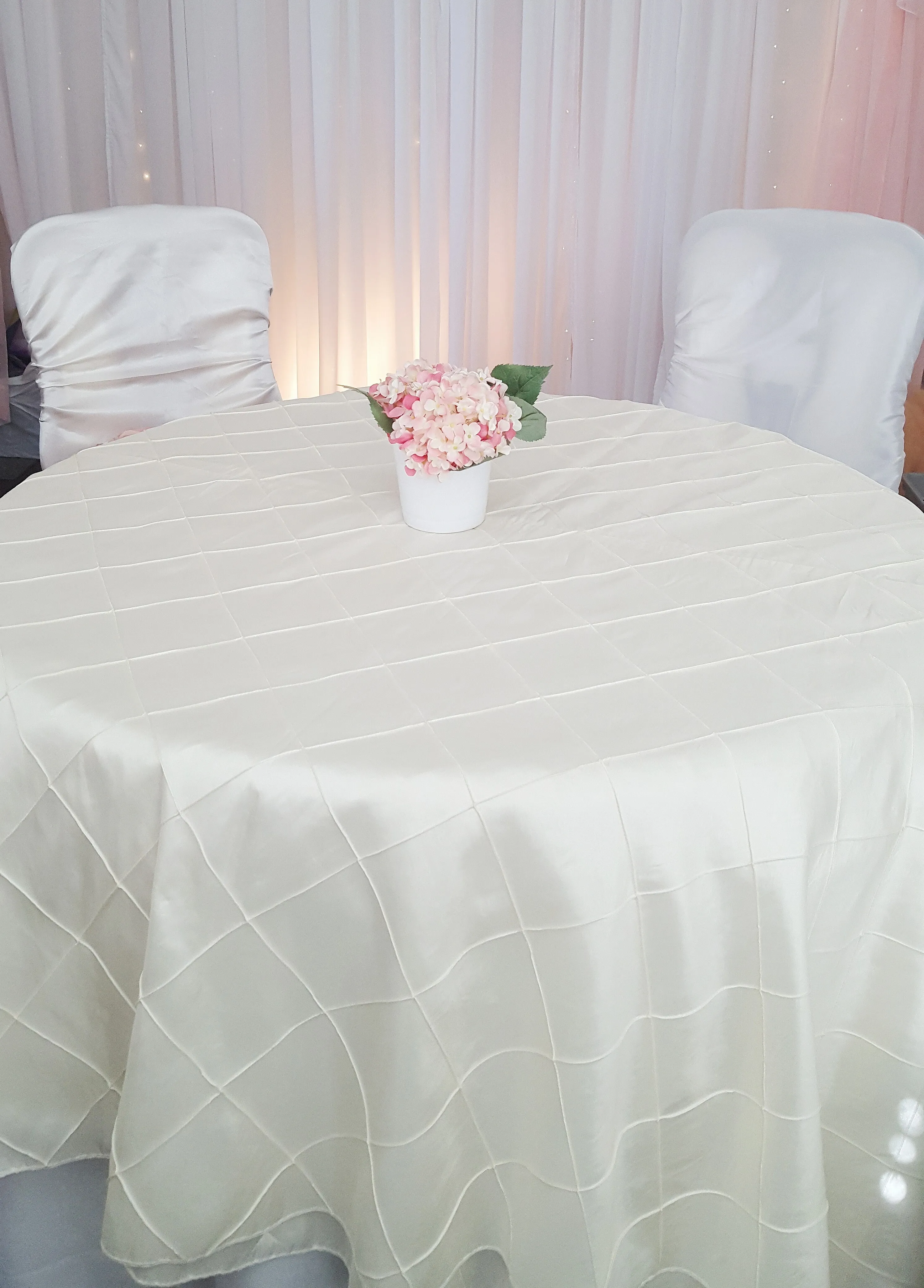 Round Table Linen - 120in - Pintuck - Ivory