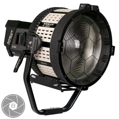 Nanlux Evoke 1200B + fresnel