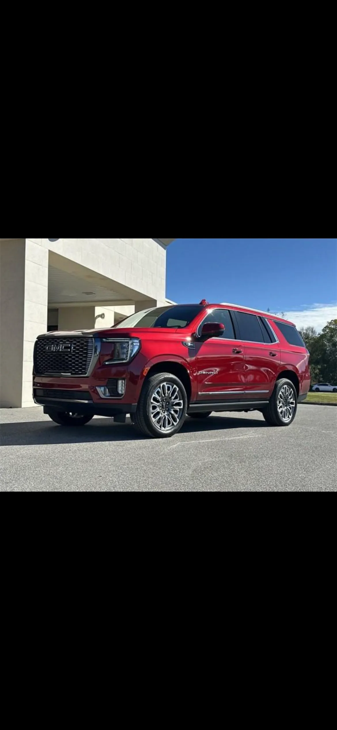 2024 GMC Yukon Denali-Red