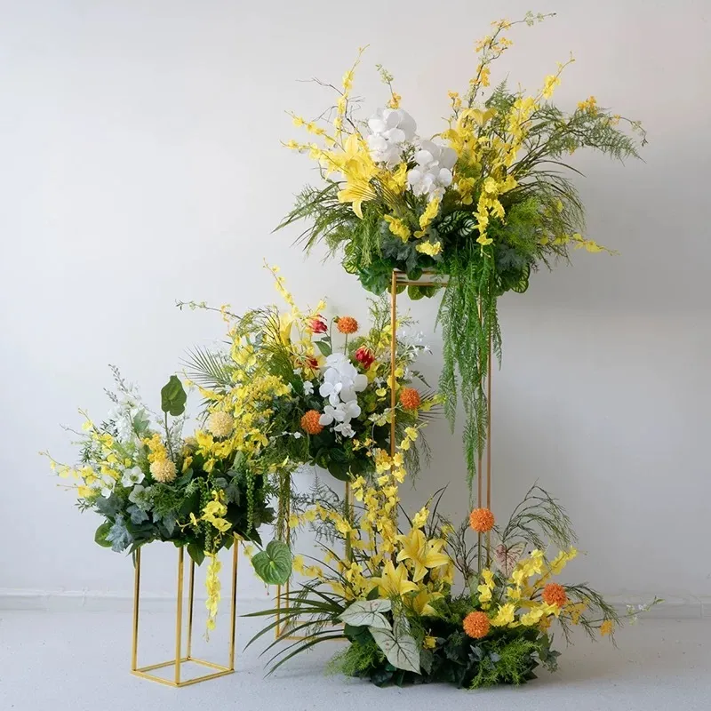 Green & Yellow Flower Pillar