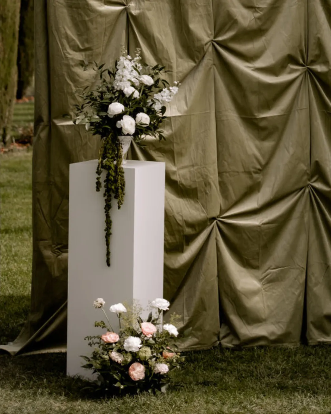 Weiße Podeste (2er Set)