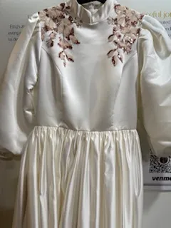 1255 L Cream and Pink Floral