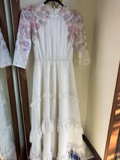 1285 34 White with purple and pink beading