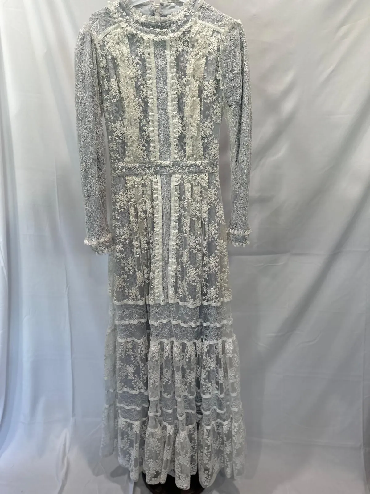 1196 2 Blue and White Floral