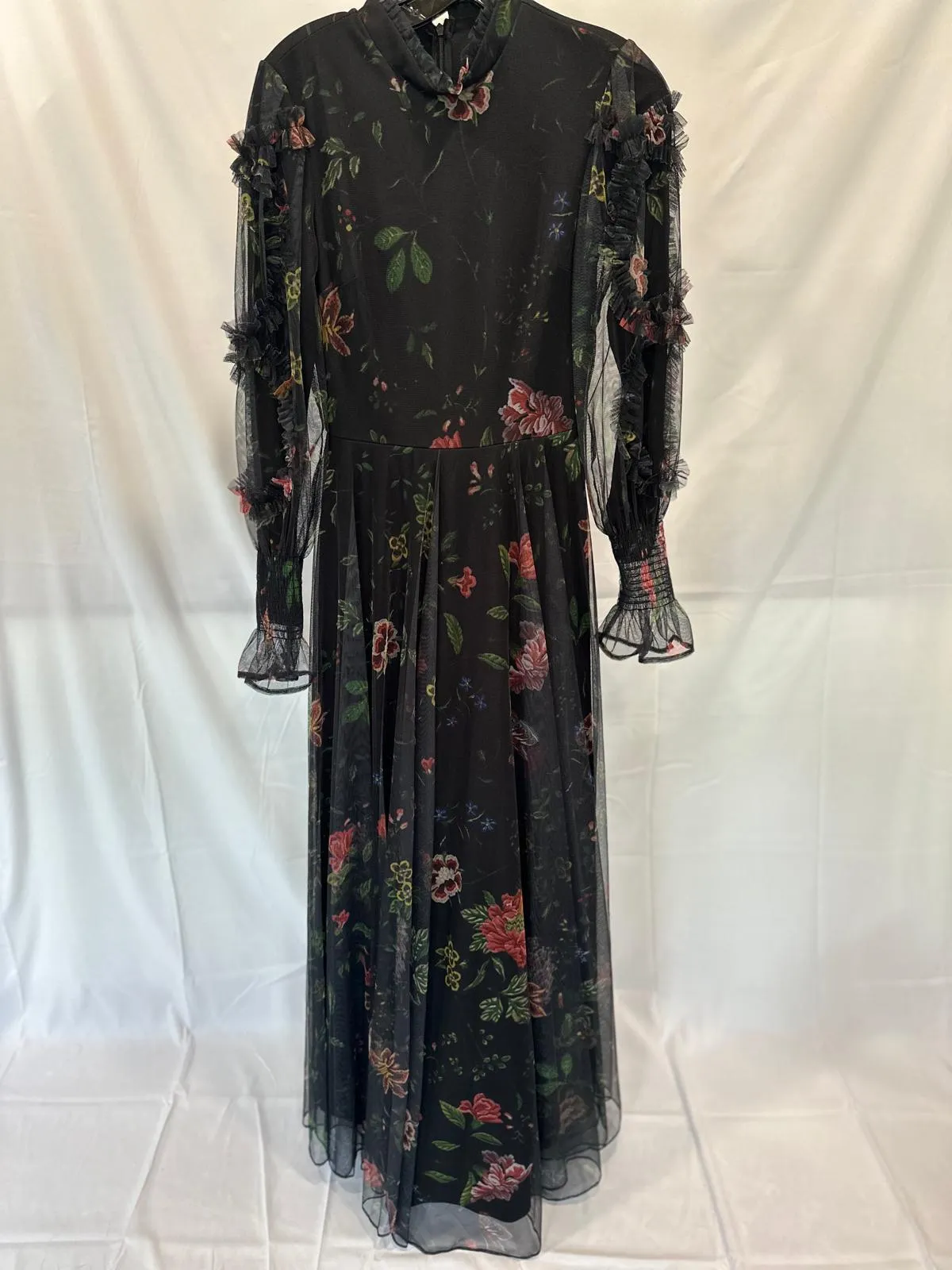 1131 34 Black floral