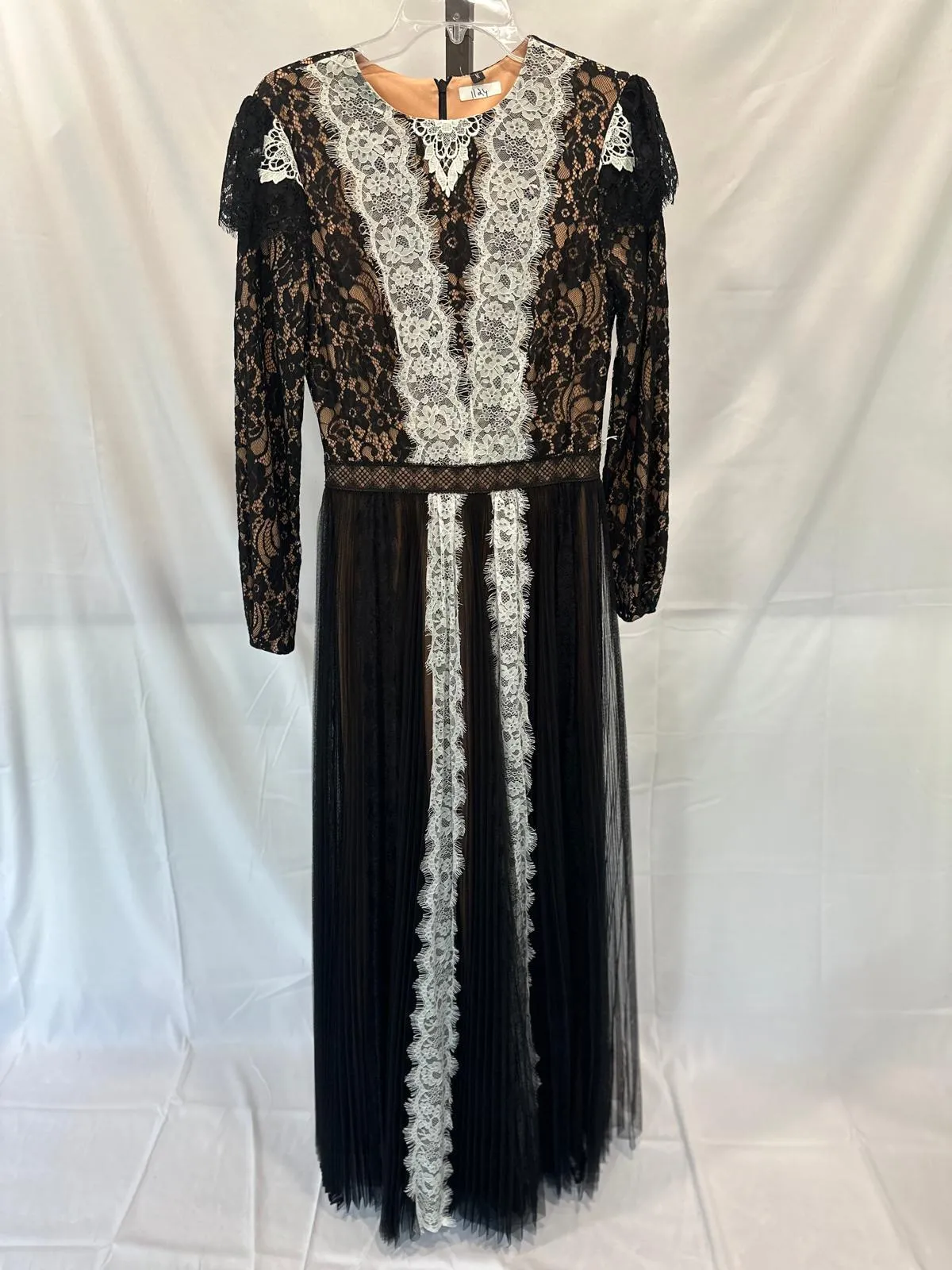 1124 Medium Black, Whie & Peach