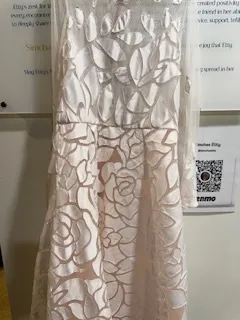 1270 S White Applique